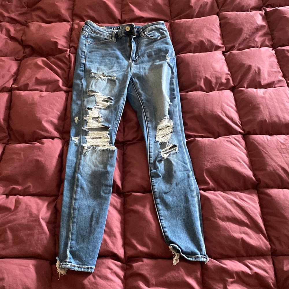🚨PRICE DROP🚨American Eagle Ripped Skinny Jeans Short